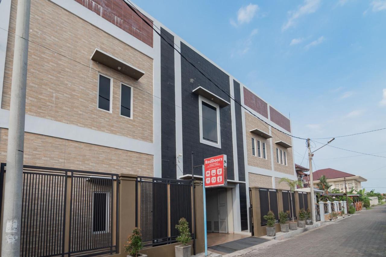 RedDoorz Plus Syariah @ Tuparev Cirebon 3 Bagian luar foto
