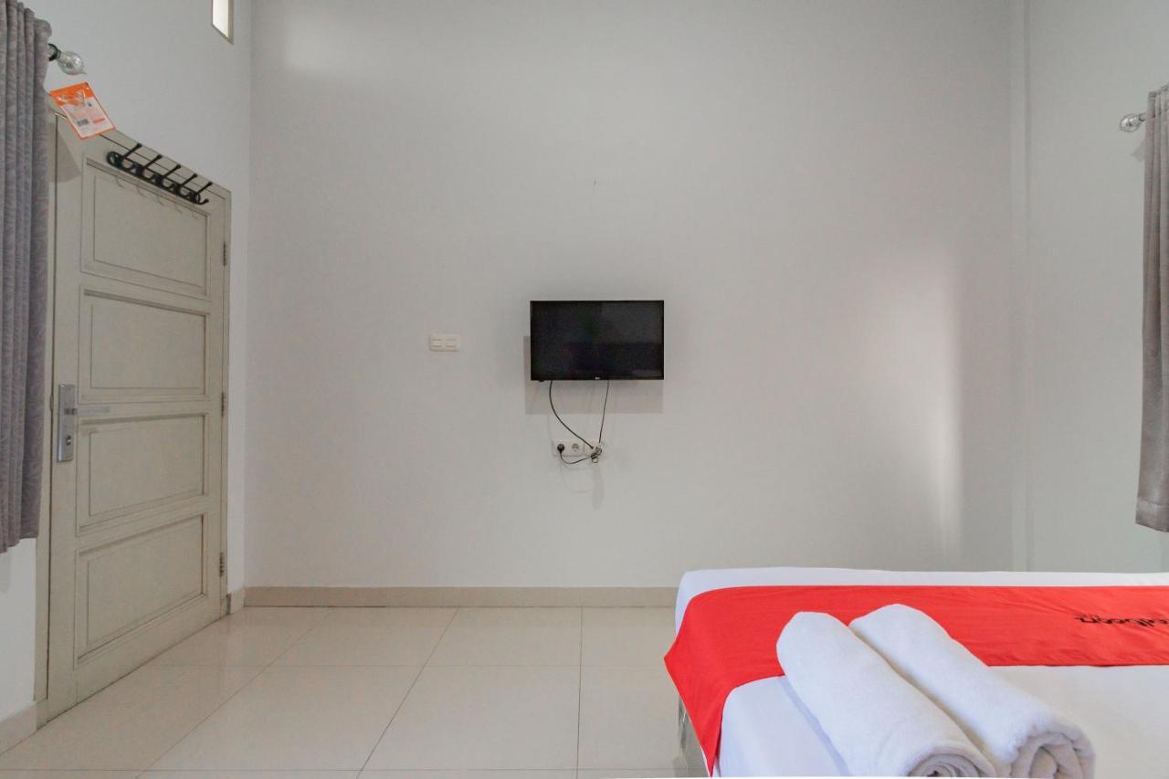 RedDoorz Plus Syariah @ Tuparev Cirebon 3 Bagian luar foto