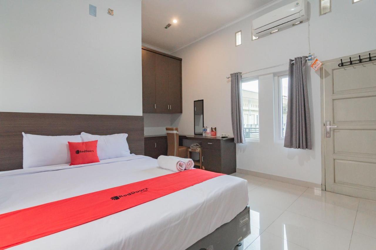RedDoorz Plus Syariah @ Tuparev Cirebon 3 Bagian luar foto