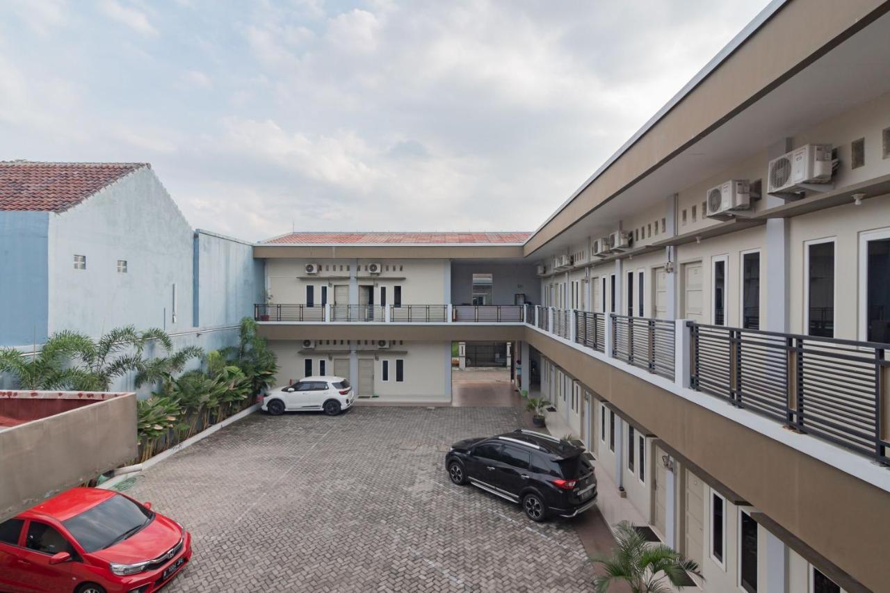RedDoorz Plus Syariah @ Tuparev Cirebon 3 Bagian luar foto